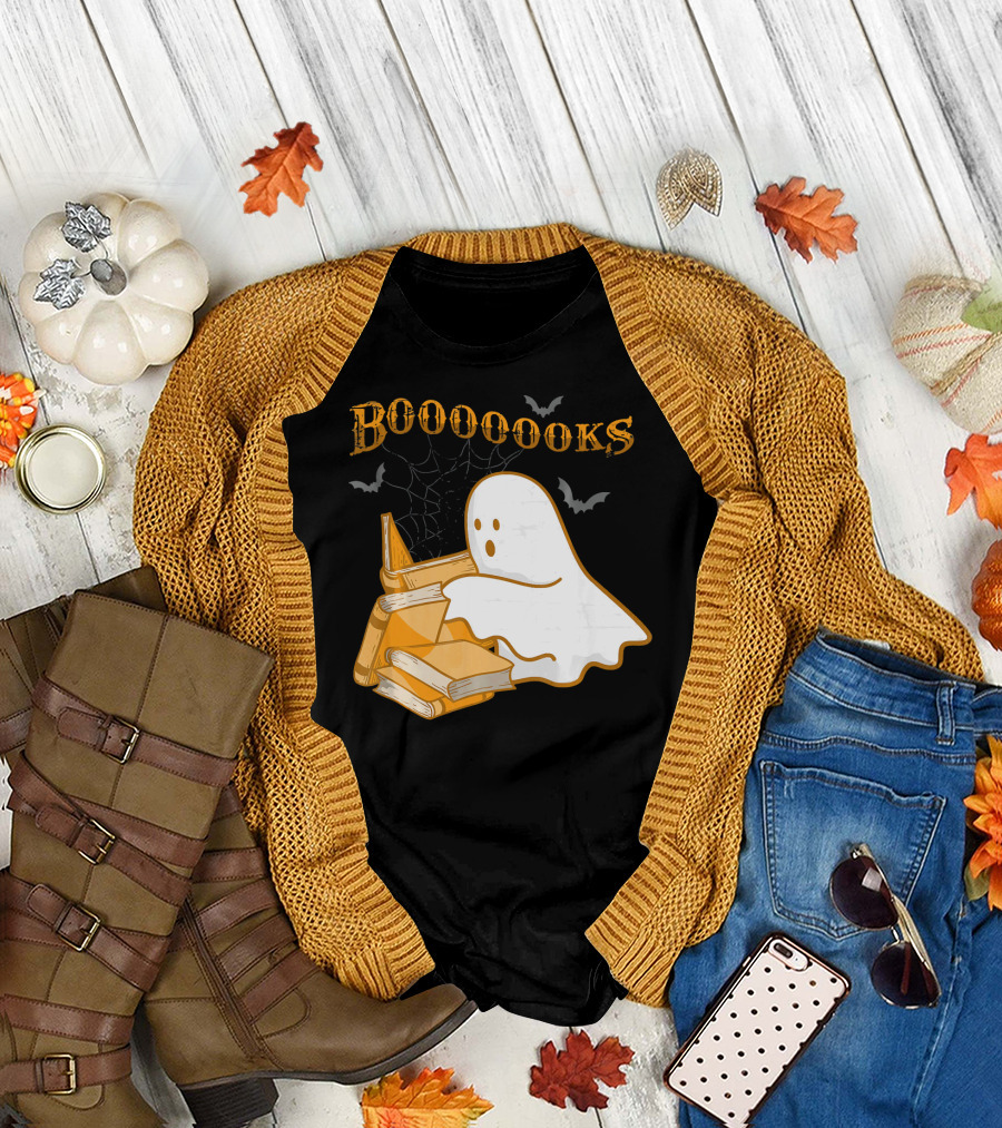Booooooks Ghost Reading Bat Halloween Teacher T-Shirt