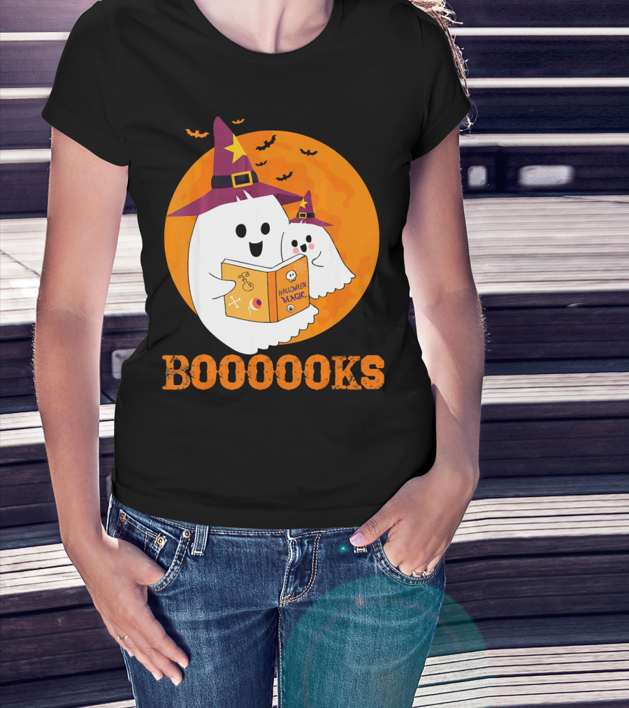 BOOOOKS Halloween Magic Ghosts Reading In Witch Hats T-Shirt