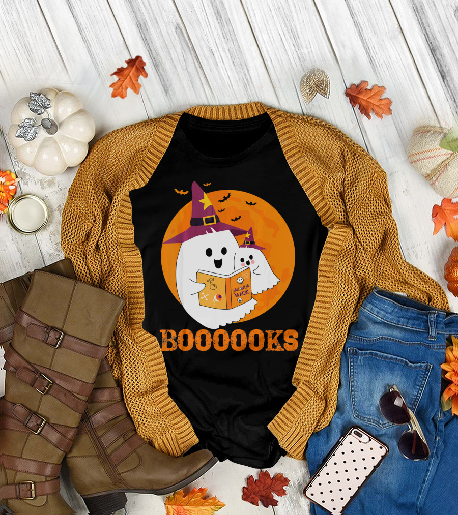 BOOOOKS Halloween Magic Ghosts Reading in Witch Hats T-Shirt