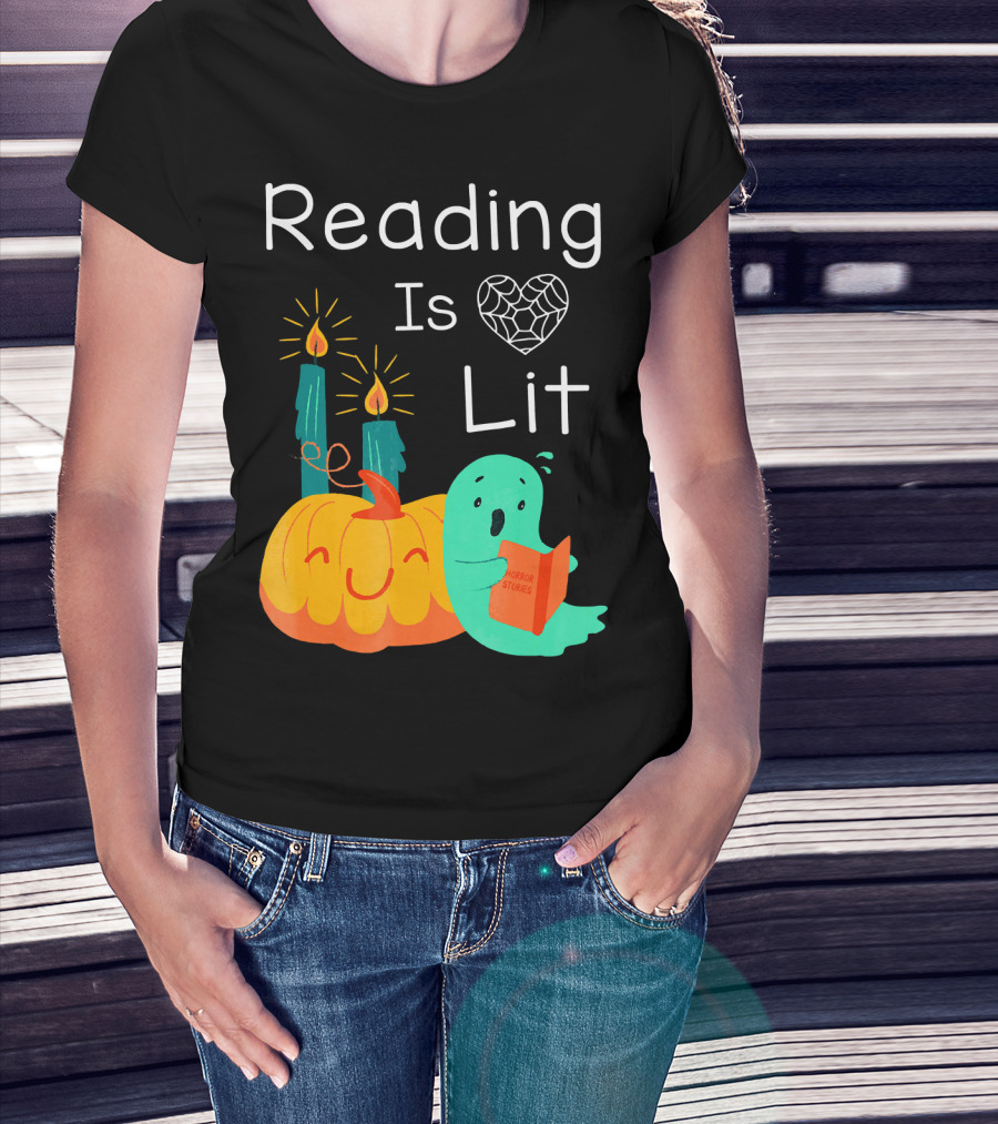 Reading Is Lit Teacher Librarian Halloween Costume Pumpkin Ghost Candles T-Shirt