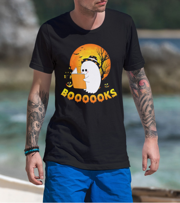 Booooooks Cute Ghost Reading Halloween Book Full Moon Scene T-Shirt