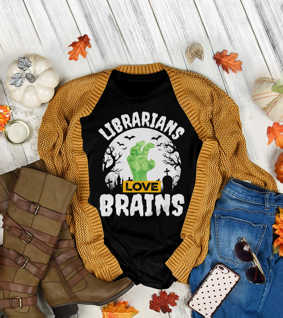 Librarians Love Brains Halloween Zombie Graveyard Scene T-Shirt
