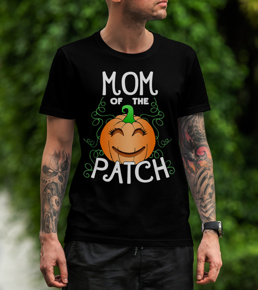 Mom Of The Patch Smiling Pumpkin With Green Vines T-Shirt