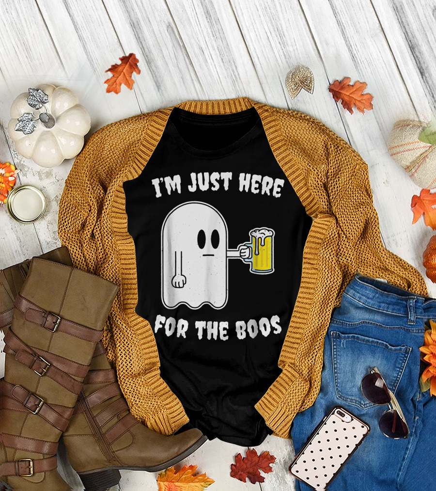 I'm Just Here For The Boos Ghost Holding Beer Mug T-Shirt