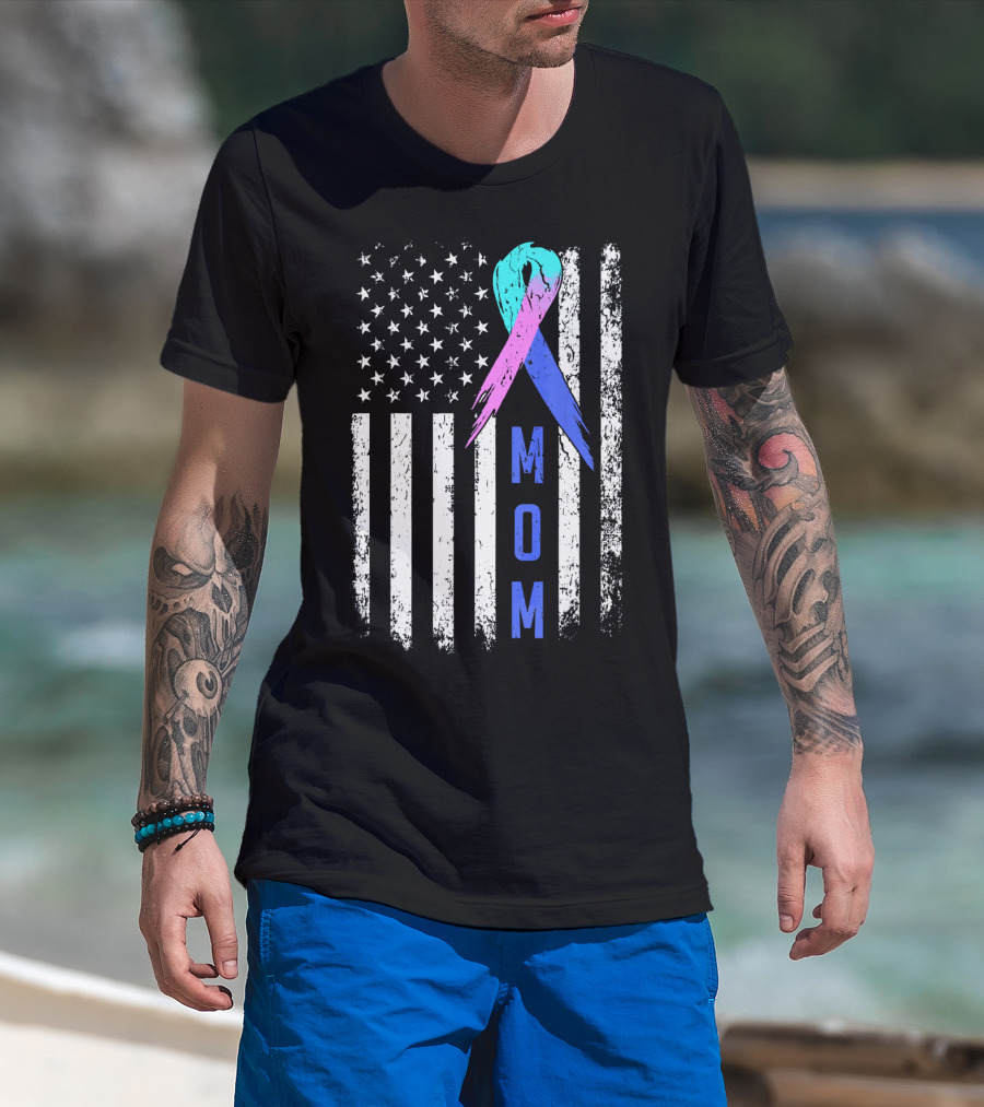 Mom American Flag Thyroid Cancer Awareness T-Shirt