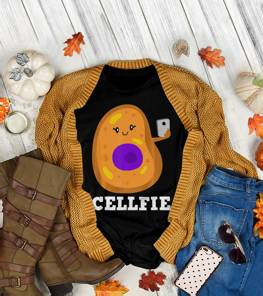 Cute Cell Character Taking Selfie for Science Teacher Enthusiasts T-Shirt