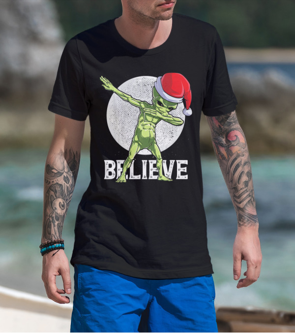 Believe Dabbing Alien Santa Hat Christmas Boys T-Shirt