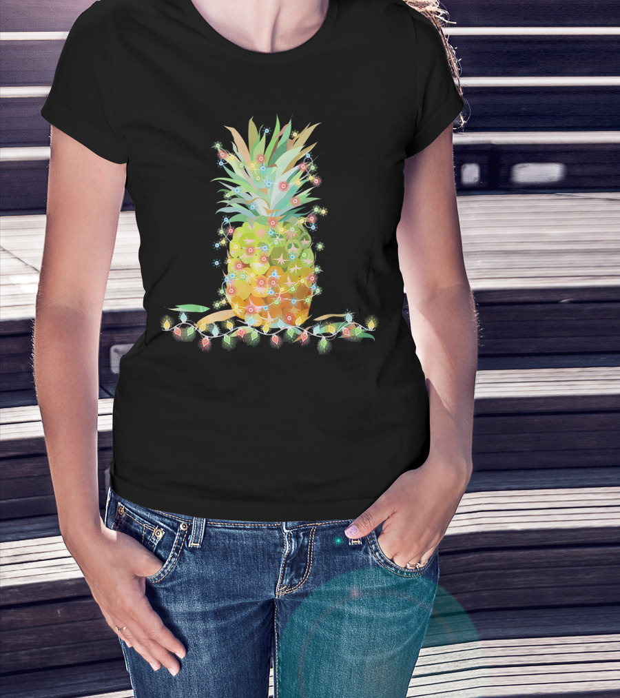 Beach Tropical Christmas Pineapple Lights Holiday Decor T-Shirt
