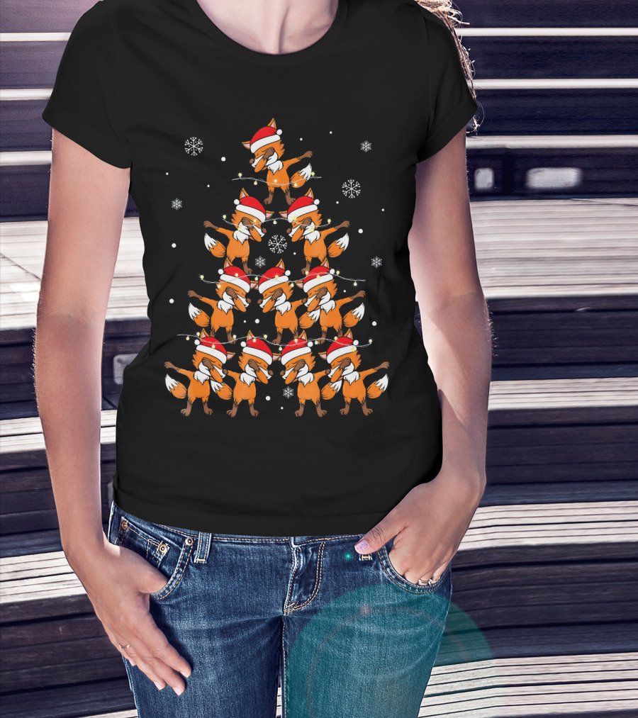 Dabbing Foxes Christmas Tree With Santa Hats And Snowflakes T-Shirt