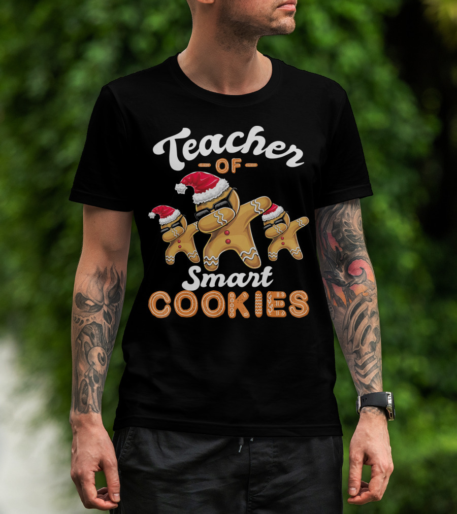 Teacher Of Smart Cookies Dabbing Gingerbread Men With Santa Hats T-Shirt