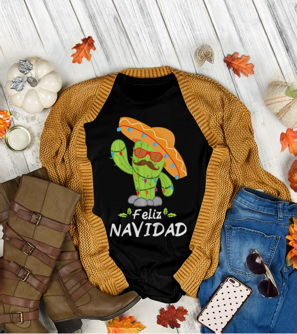 Feliz Navidad Cactus Mexican Tree Christmas Sombrero Lights T-Shirt