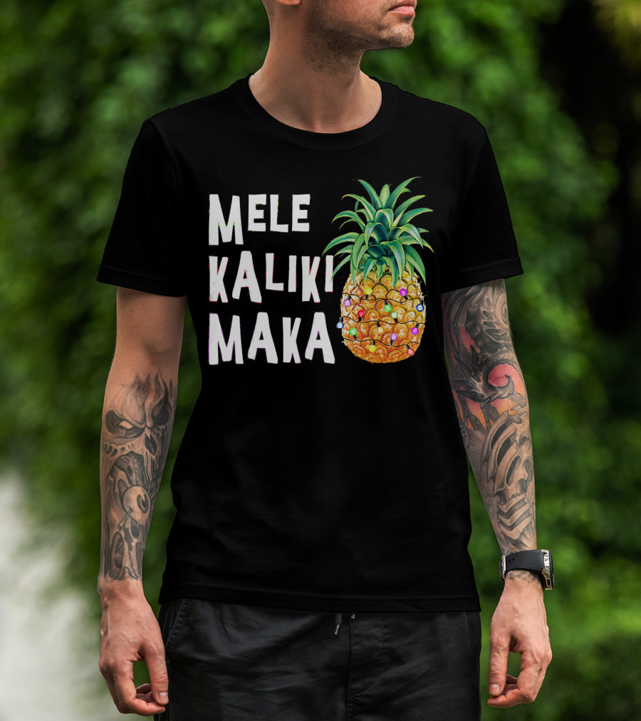 MELE KALIKIMAKA Pineapple Christmas Lights T-Shirt