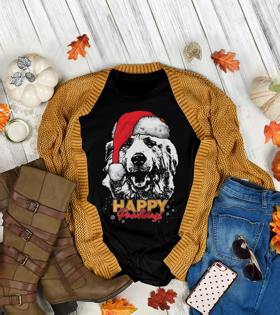 Happy Pawlidays Funny Christmas Great Pyrenees Santa Hat T-Shirt