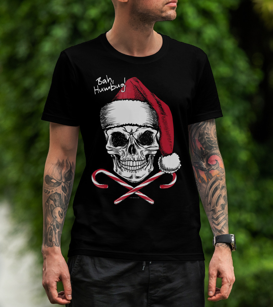 Bah Humbug Skull With Santa Hat And Candy Canes Christmas Funny Santa T-Shirt