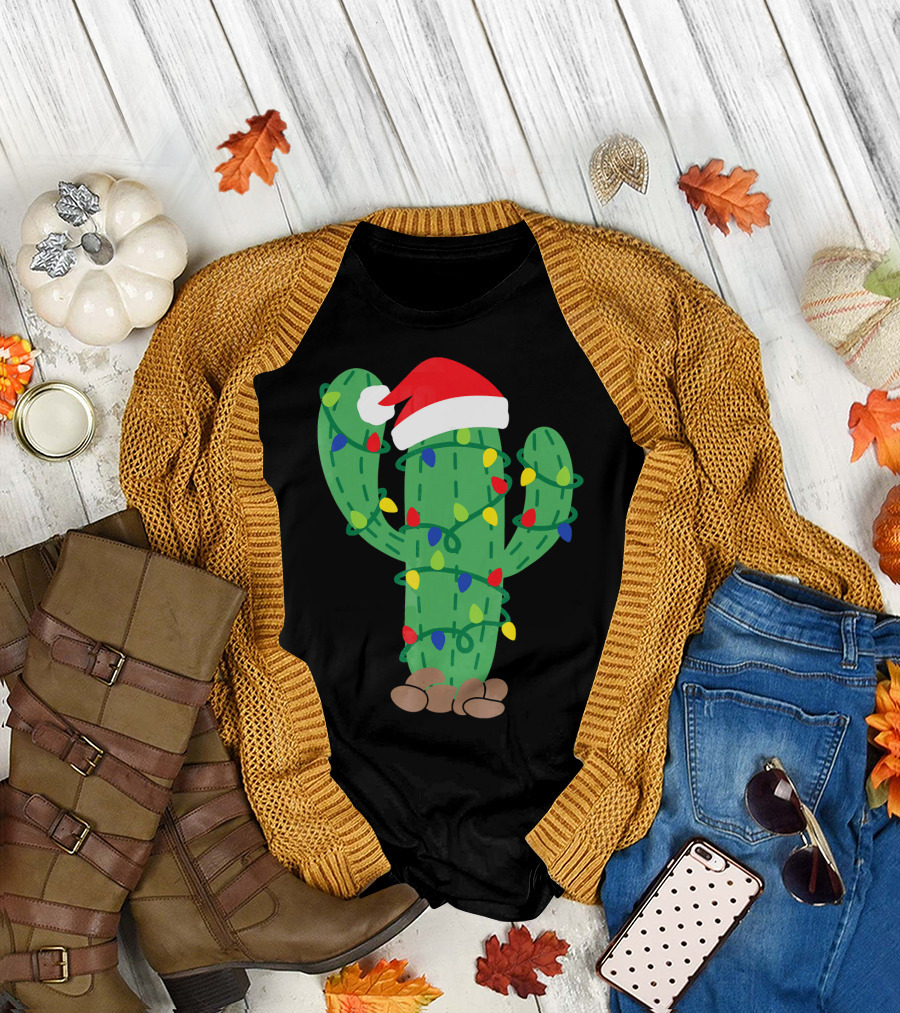 Feliz Navidad Christmas Cactus Santa Hat Holiday Lights T-Shirt