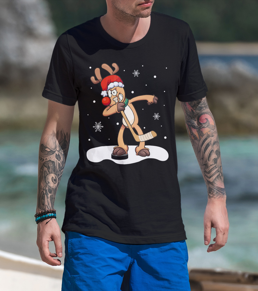 Funny Dabbing Reindeer Playing Ice Hockey Xmas Snowflakes T-Shirt