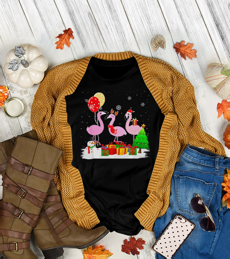 Three Flamingos Xmas Santa with Christmas Tree Presents Snowman Balloons T-Shirt