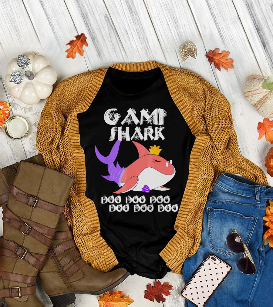 Gami Shark Doo Doo Doo Cute Crowned Shark with Purple Fins T-Shirt