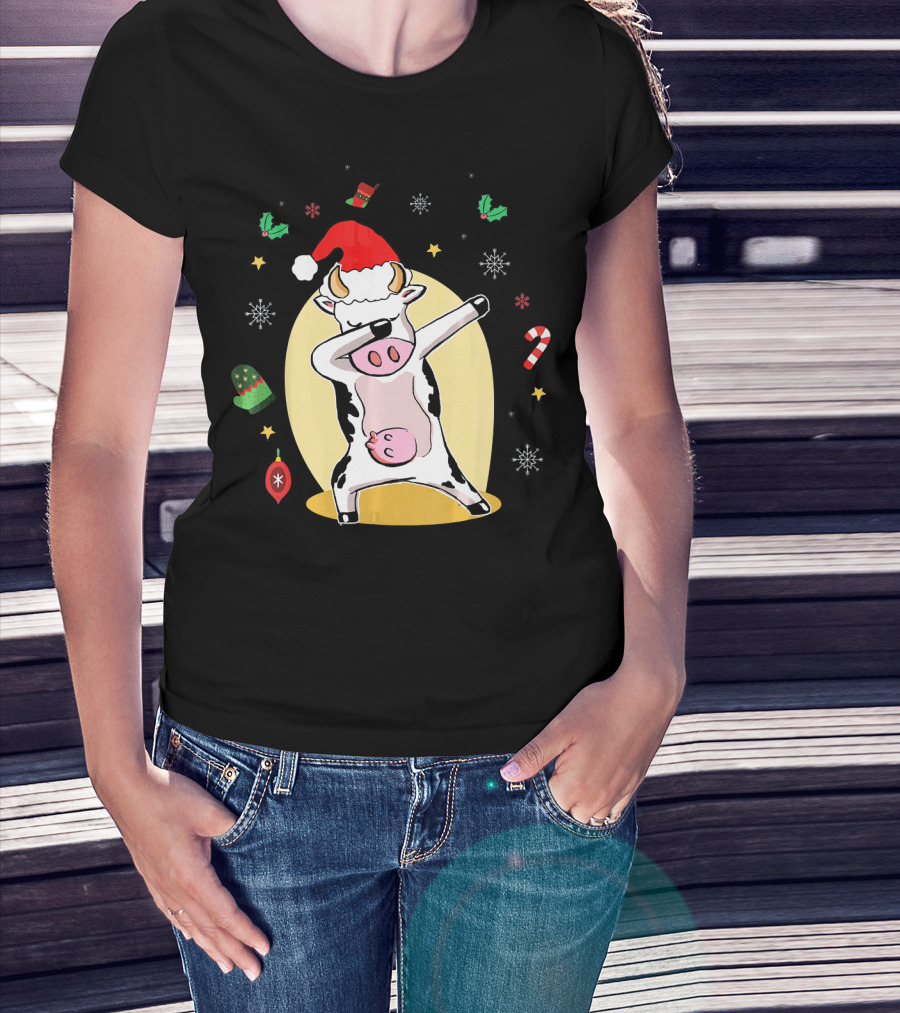 Cute Cow Dabbing Merry Santa Hat Christmas Candy Cane Snowflakes T-Shirt