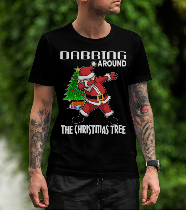 Dabbing Around The Christmas Tree Santa Claus With Presents T-Shirt