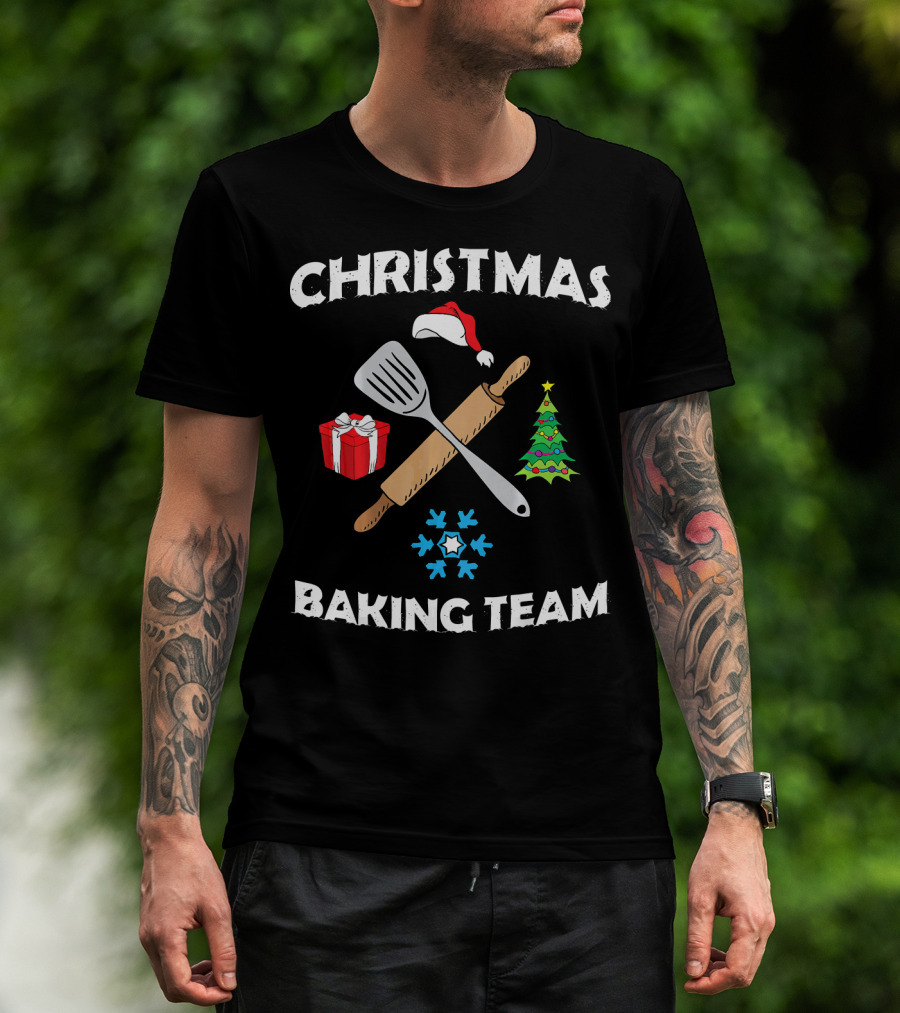 Christmas Baking Team Santa Hat Spatula Rolling Pin Tree Gift Snowflakes T-Shirt