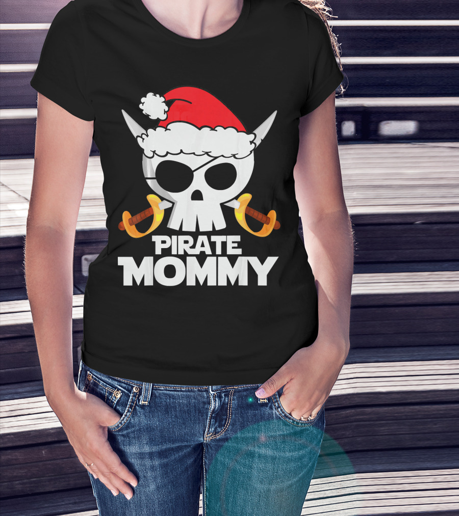 Funny Santa Claus Pirate Mommy Skull With Santa Hat And Swords T-Shirt