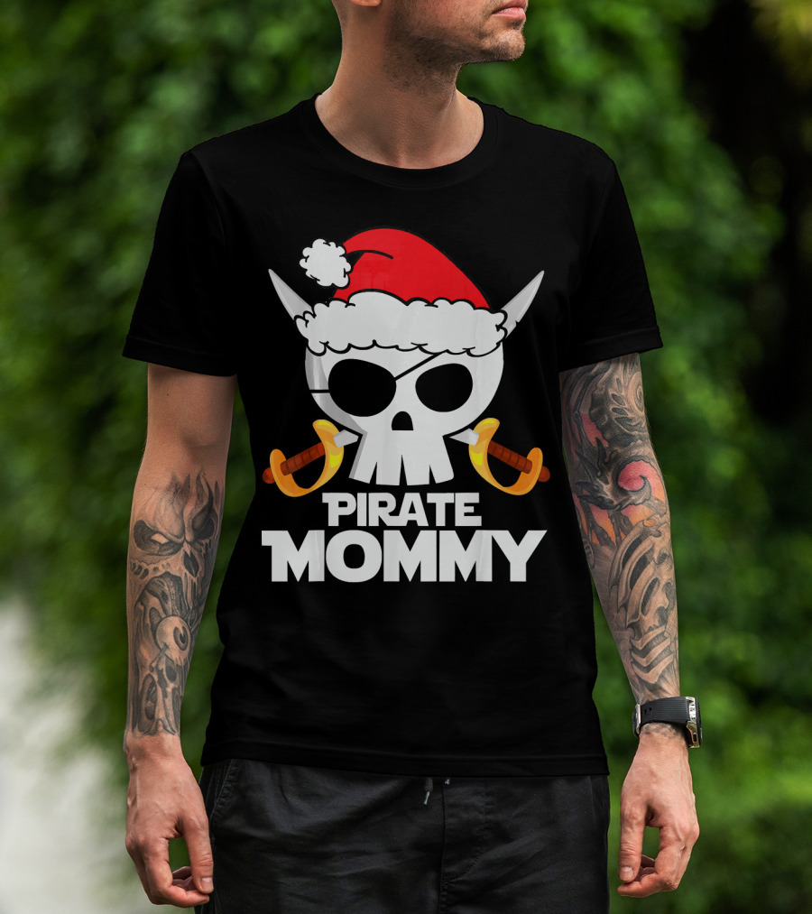 Funny Santa Claus Pirate Mommy Skull With Santa Hat And Swords T-Shirt