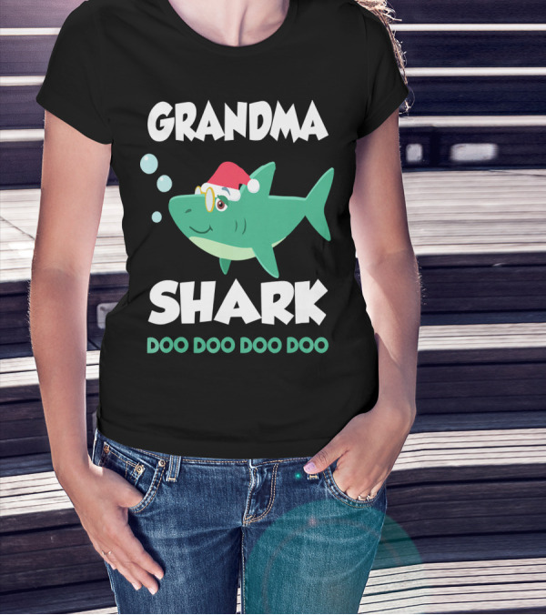 Grandma Shark Christmas Doo Doo Doo Doo Santa Hat T-Shirt