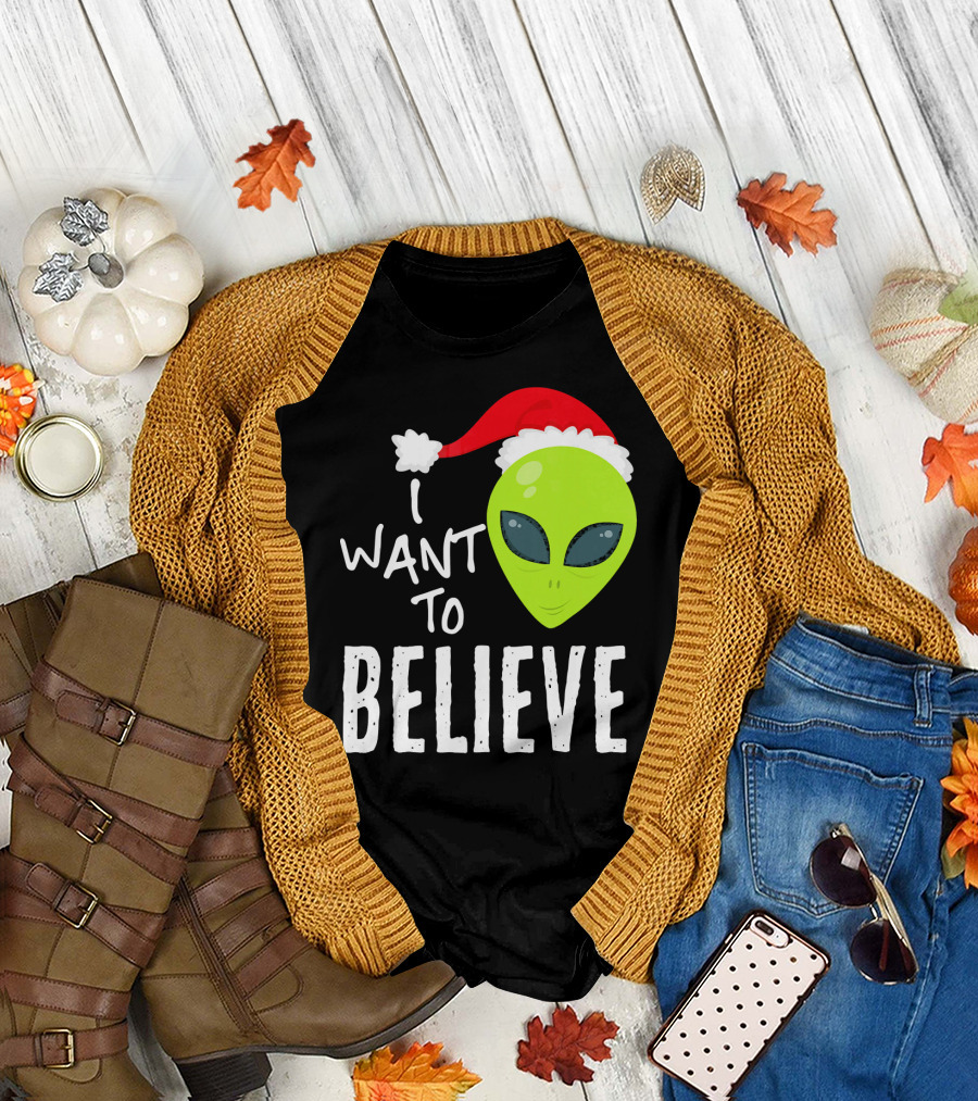 I Want to Believe Alien Santa Hat Christmas UFO T-Shirt