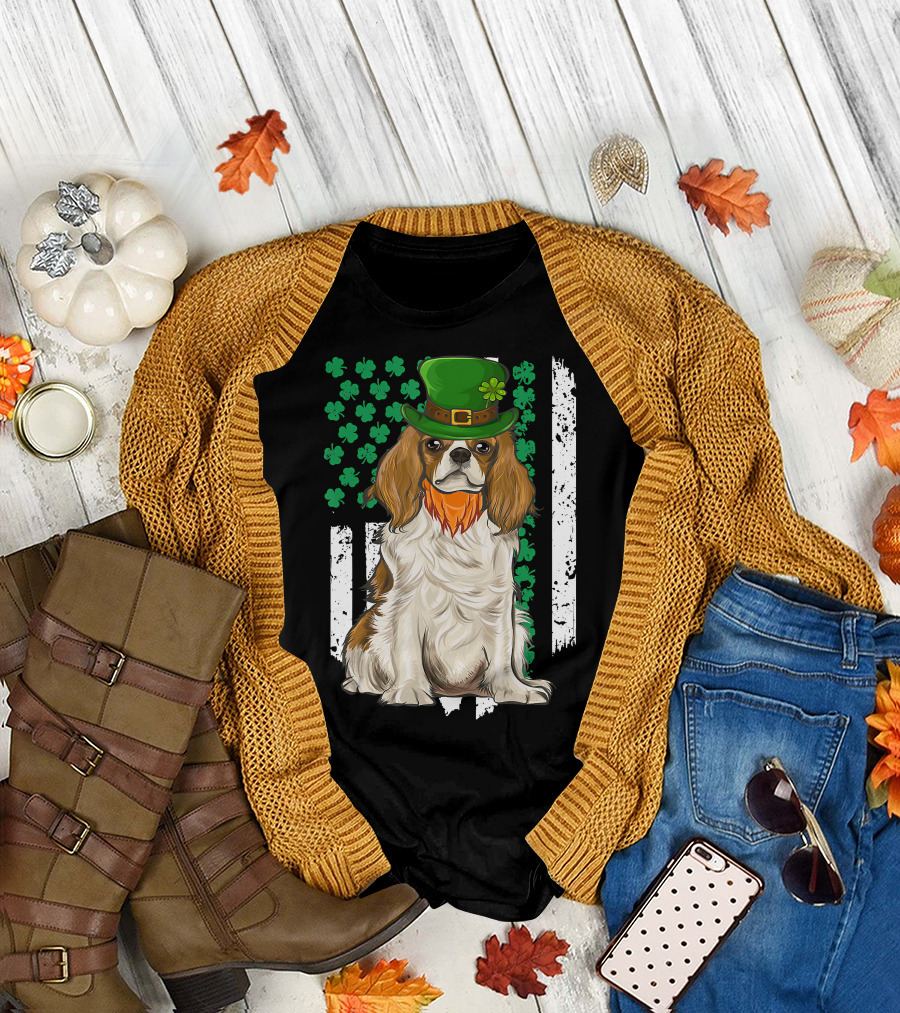 King Charles Spaniel St Patricks Day Irish Dog with Green Hat and Shamrocks T-Shirt