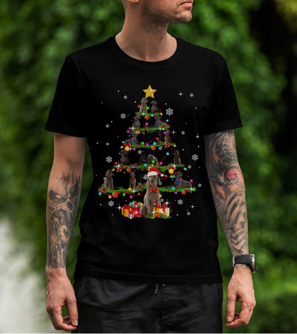 Weimaraner Christmas Tree Lights Santa Hat Paw Presents Snowflakes Star T-Shirt