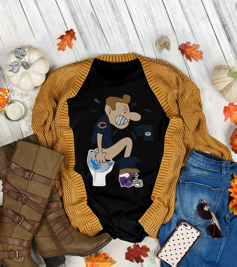 Chicago Bears Fan Humor Rival Teams Toilet Cartoon T-Shirt