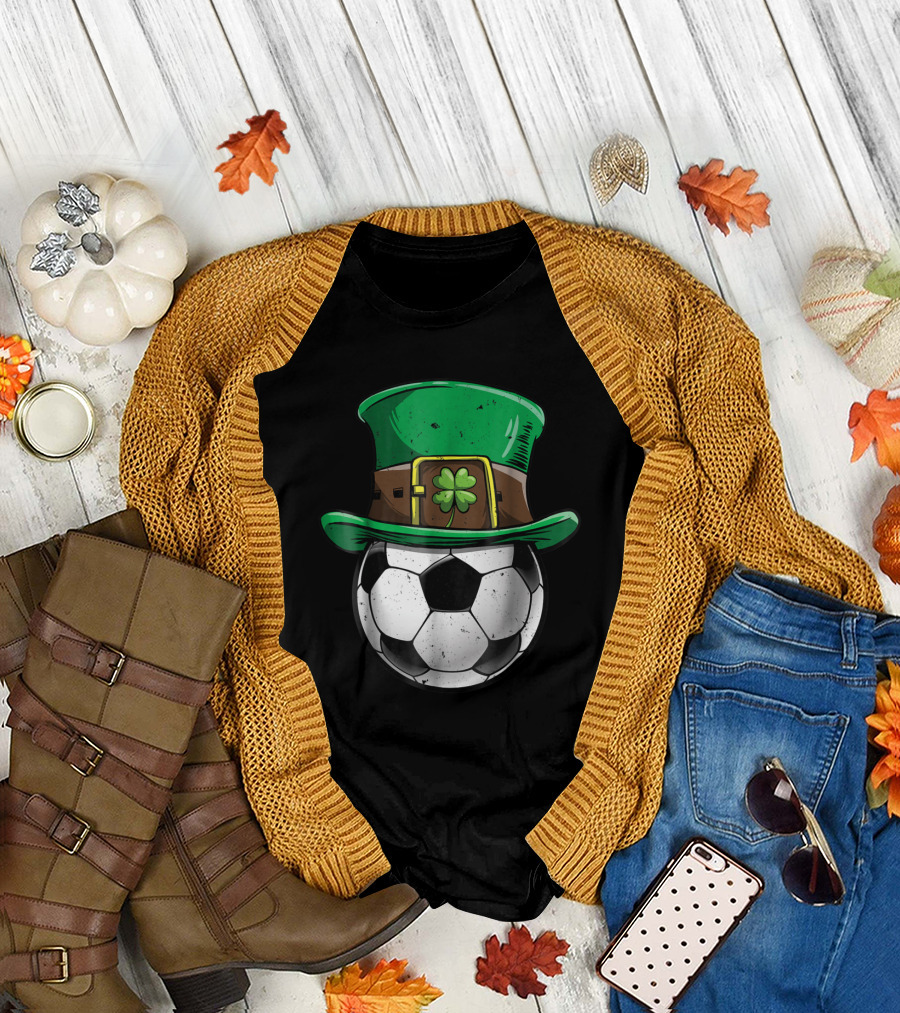Leprechaun Hat Shamrock Soccer Ball St Patricks Day Boys T-Shirt