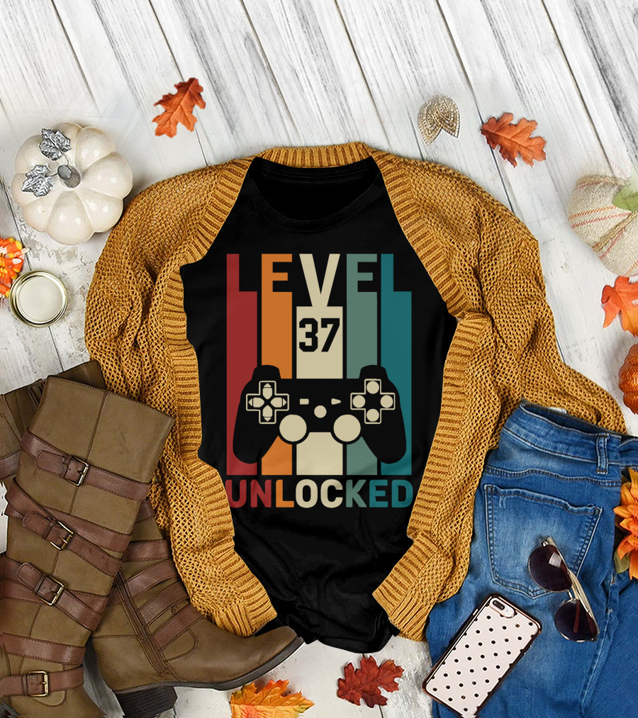 LEVEL 37 UNLOCKED Controller Gaming Vintage Retro T-Shirt